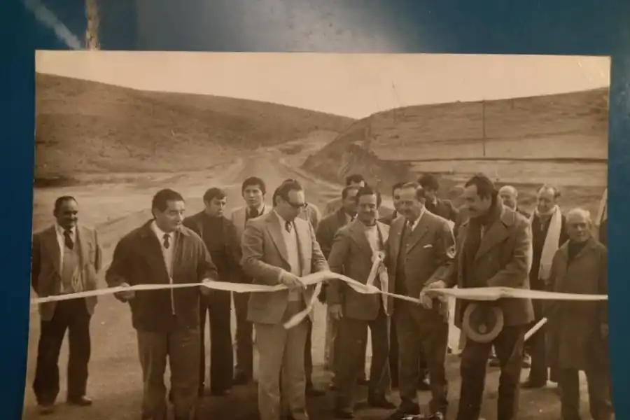 LA TRAZA. Juri inaugura el nuevo camino, entre el dique y Tafí del Valle.   