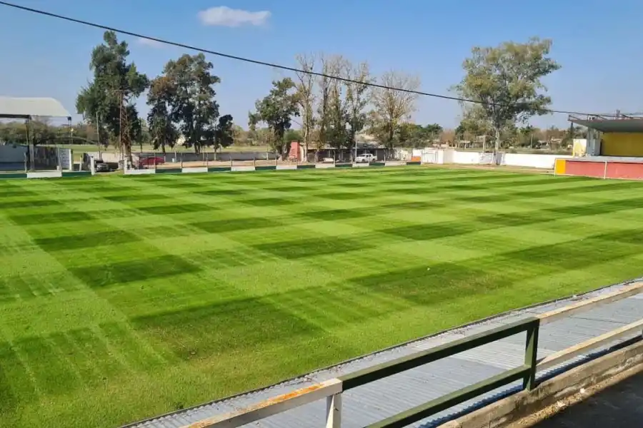 IMPECABLE. En el club se realizaron múltiples mejoras; una de ellas fue en el campo de juego. 