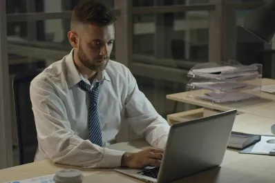 Pasar mucho tiempo sentado acorta la vida: ¿que podés hacer para contrarrestarlo?