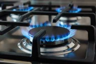 Bajan los precios de los combustibles, pero suben los de la luz, el gas, los alquileres y las prepagas