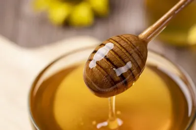 Consumir miel todos los días: ¿qué efectos tiene en el hígado?