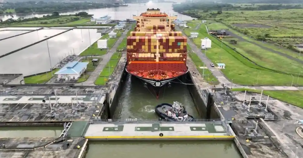 MECÁNICA. Un sistema de esclusas sirve para compensar la diferencia de altura entre el Atlántico y el Pacífico.