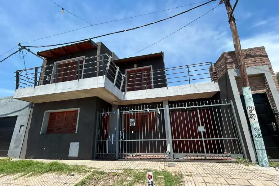 UNA RELIQUIA. Así luce la casa natal de Lionel Messi.