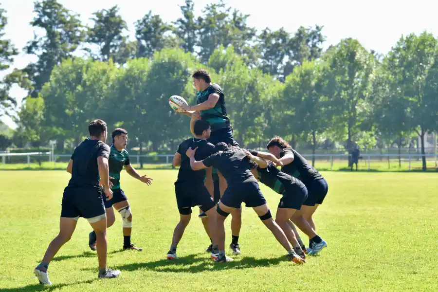 ENTRENAMIENTO. Joaquín ensaya un line, durante una práctica de Tarucas.