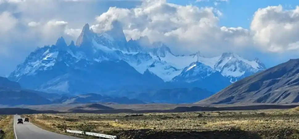 IMAGEN IMPONENTE. Una postal del monte Fitz Roy desde la ruta 40.