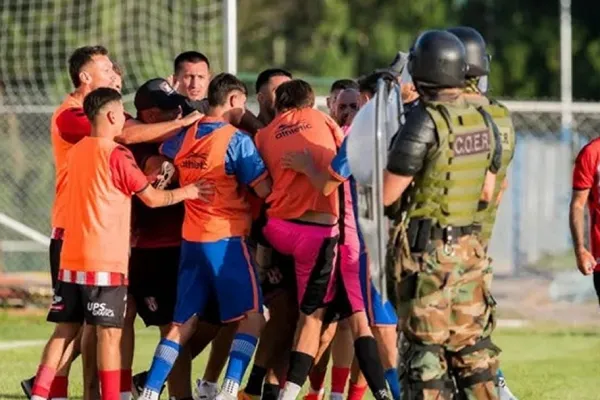 Escándalo en el Regional Federal: una de las finales por el ascenso al Federal A terminó antes de tiempo por seis expulsiones