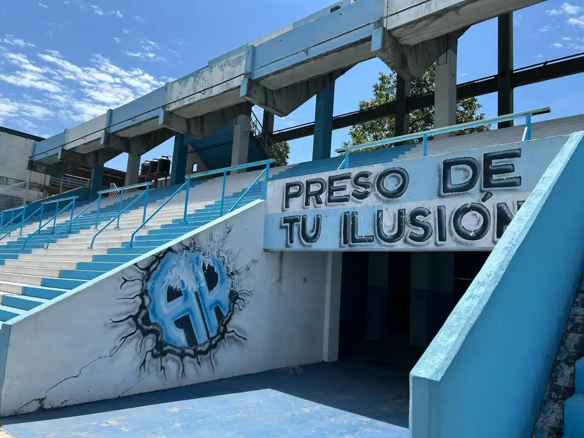 LLAMATIVO. El estadio de Atlético de Rafaela posee distintos murales que describen la pasión del fanático.