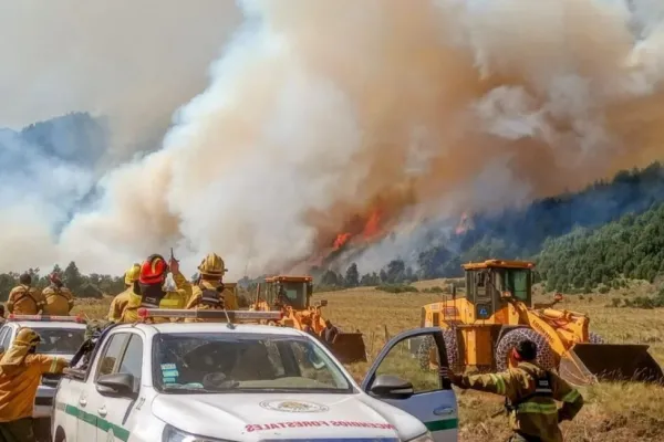 Piden más recursos para combatir el fuego en Valle Magdalena: “La situación es crítica”