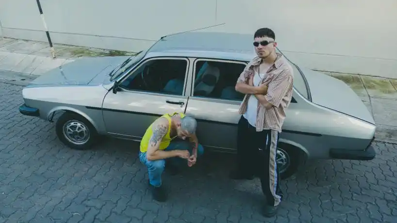 “EN UN RENAULT”. El videoclip ganó el festival de cine 2024.