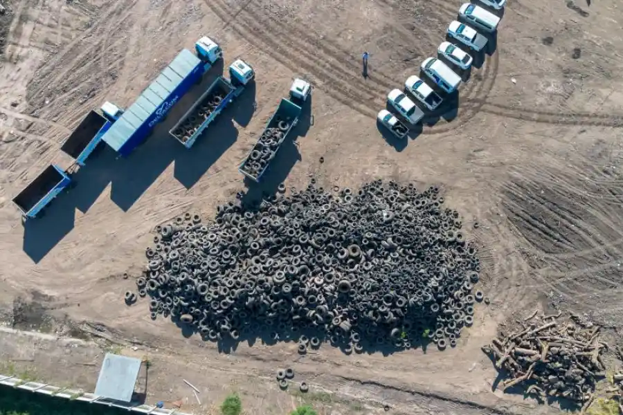 MARCO. La imagen aérea muestra parte de las cubiertas acumuladas. 