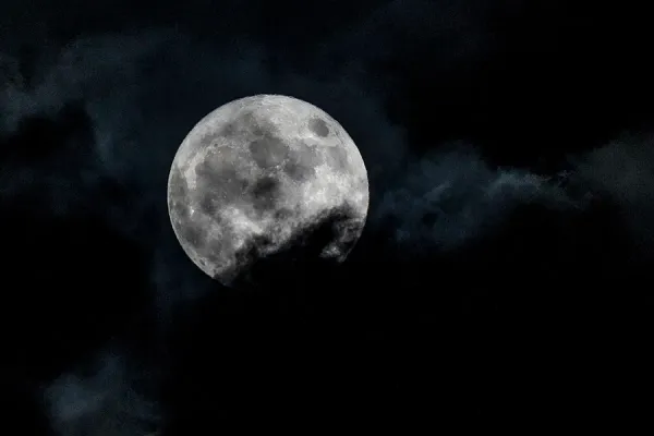 Horóscopo: a qué signos afectará la Luna llena de hoy miércoles 12 de febrero