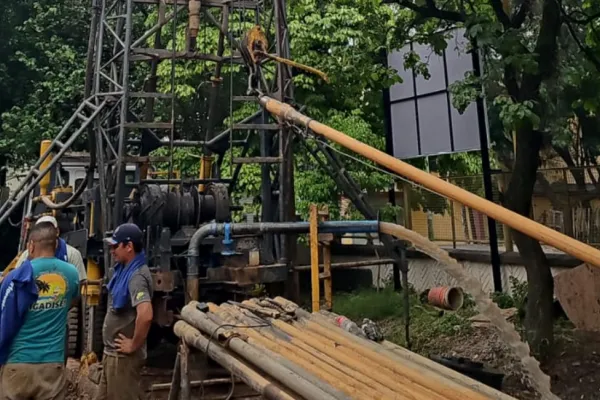 La SAT informó que continúan los trabajos de desarrollo y ensayo en el nuevo pozo de la UTN