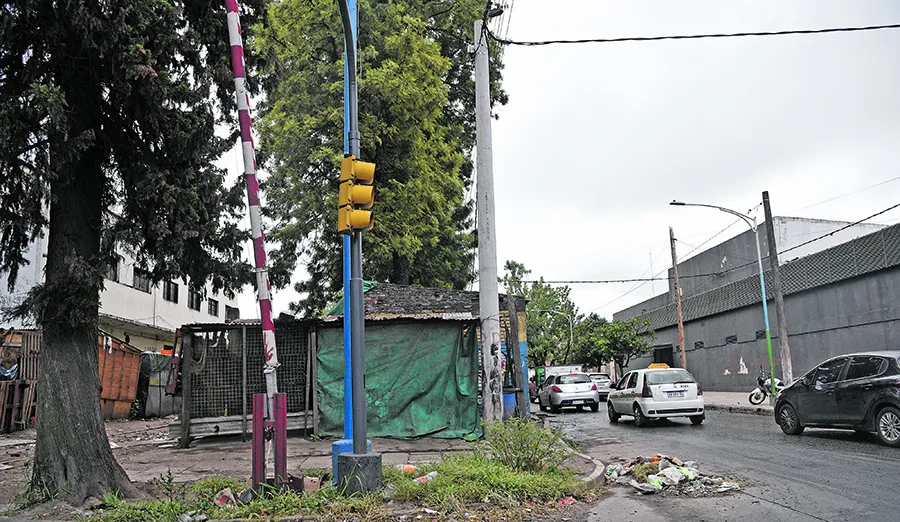 Avenida Sarmiento y Marco Avellaneda: el asentamiento que a nadie parece importarle