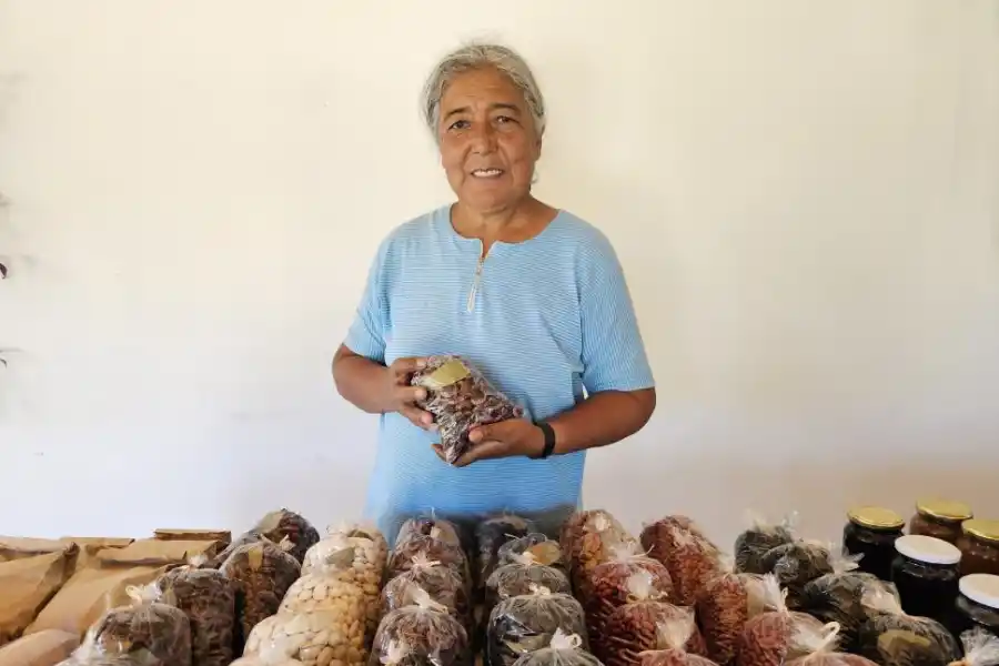 CRIOLLAS. Ángela dicta talleres sobre conservación de semillas.