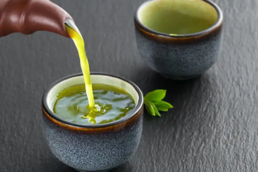 ¿Qué ocurre en nuestro cuerpo al beber té después de comer?