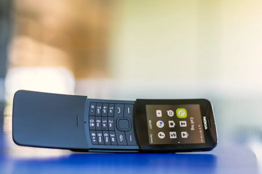 El Nokia 8110 tiene un mecanismo de apertura que fue una novedad para la época