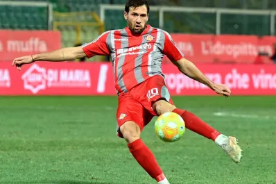 Escándalo en el fútbol italiano: un jugador argentino fue acusado de racismo y podría sufrir una dura sanción