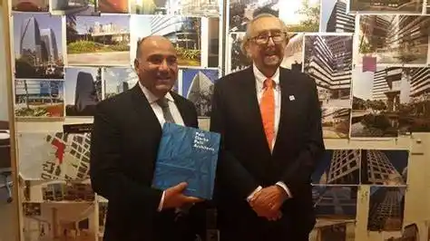 En 2017, se anunció el proyecto de un Centro Cívico para concentrar oficinas públicas. Se expropiaron terrenos y se contrató a César Pelli. La idea quedó archivada.