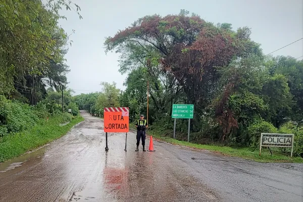 Corte de ruta: el desborde del río Cochuna interrumpió el tránsito en la ruta 65