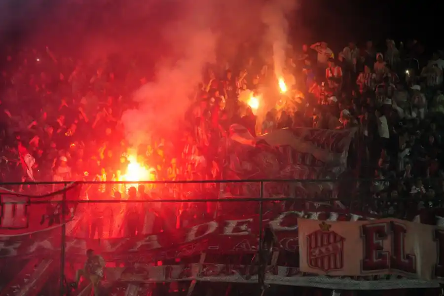 ALIVIO. La felicidad por la victoria se vio claramente reflejada en las tribunas de La Ciudadela