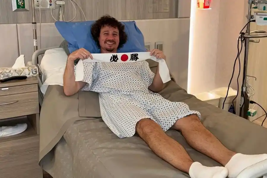 Luisito Comunica compartió varias fotos de su internación en Japón 