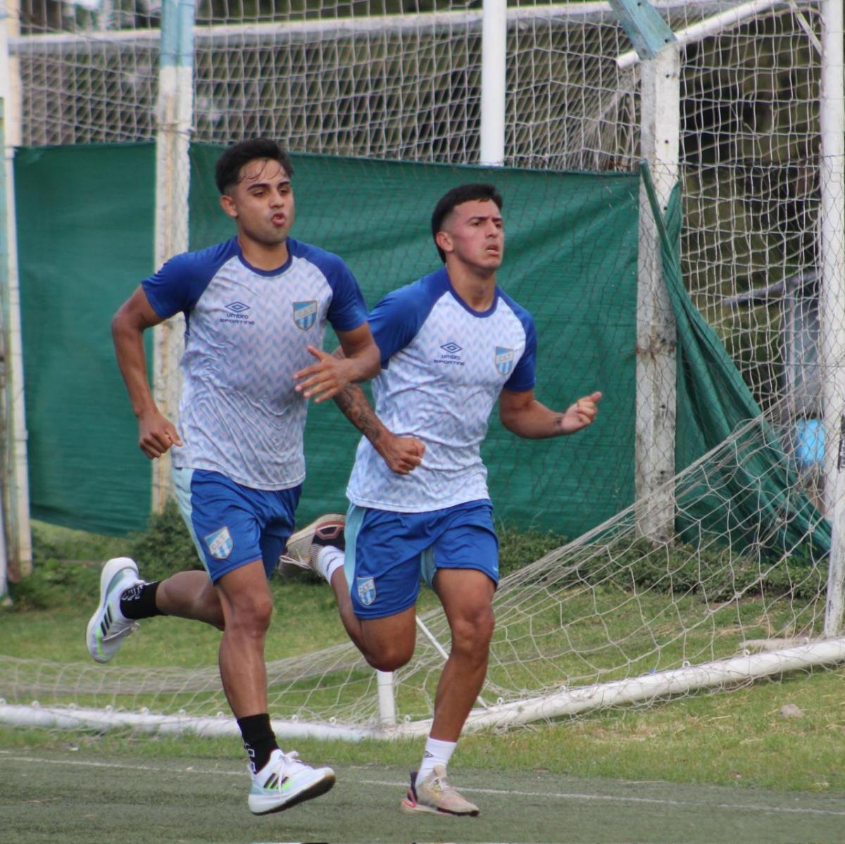 DEL CLUB. Rodrigo Granillo e Ignacio Cuello son dos de los futbolistas que firmaron su primer contrato para esta temporada.
