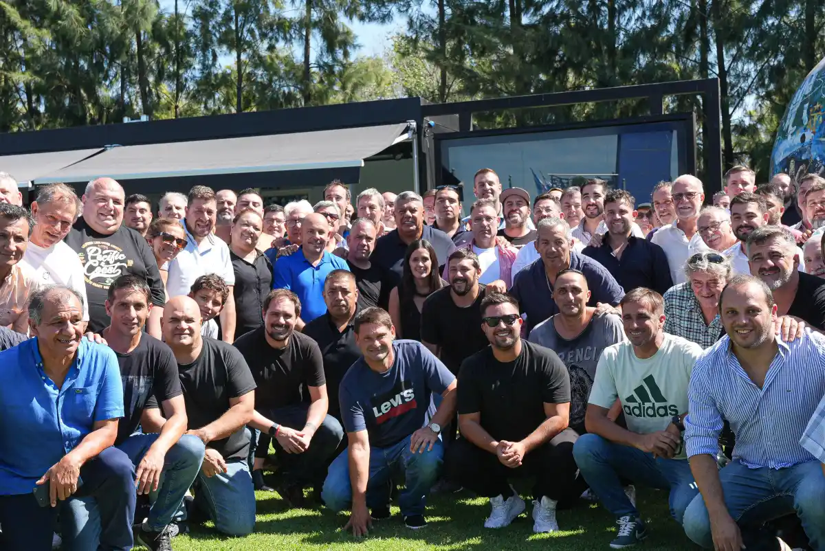 TODOS JUNTOS. Claudio 