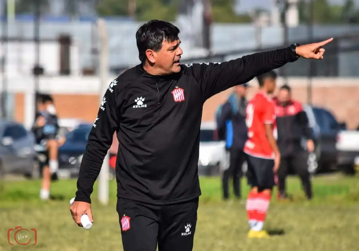 FORMADOR. Meija dirige las inferiores 