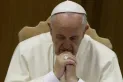 El papa Francisco tuvo una leve mejoría y descansó bien durante la noche, dijo el Vaticano