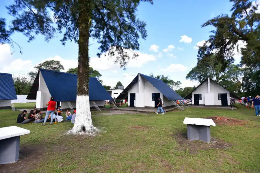 Jaldo inauguró obras en el complejo turístico de Capitán Cáceres
