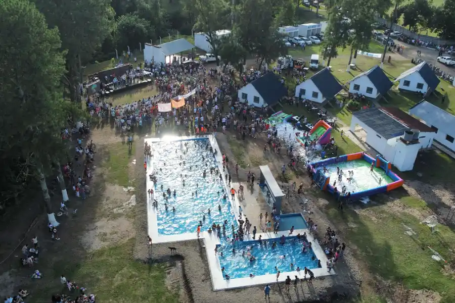 Jaldo inauguró obras en el complejo turístico de Capitán Cáceres