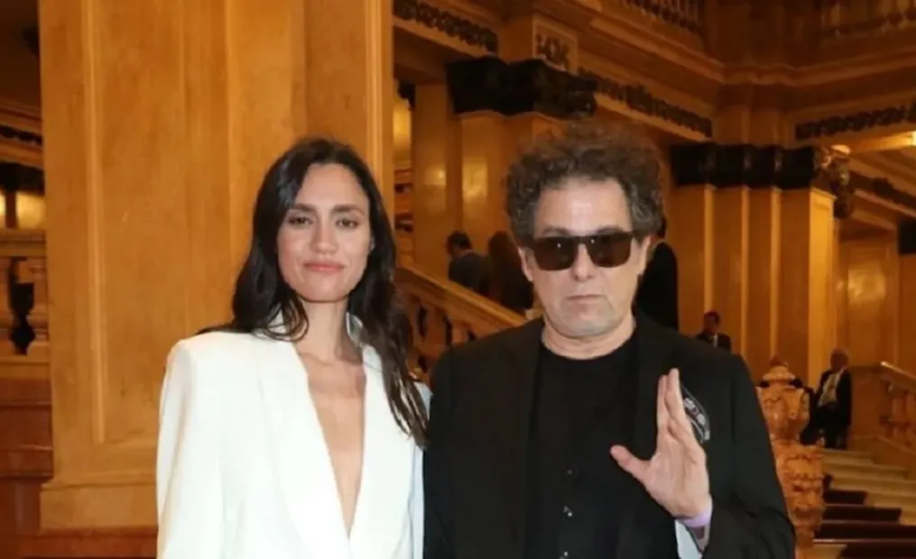 Interna y crisis en la familia de Calamaro a un mes de su casamiento