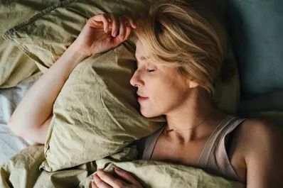 El hábito que ayuda a dormir mejor y retrasar el envejecimiento después de los 50 años