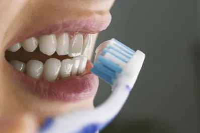 Anmat prohibió productos de higiene bucal por riesgos para la salud