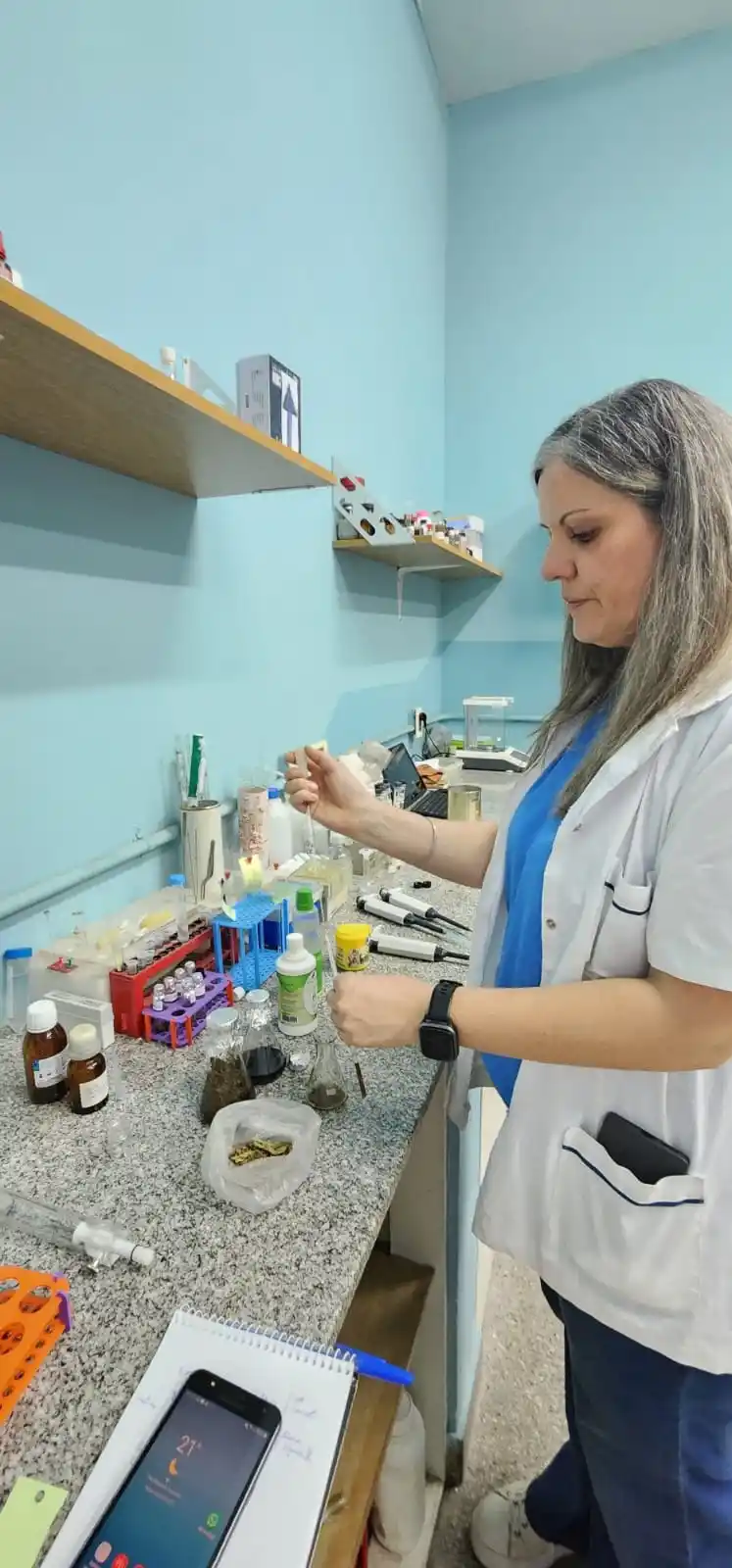 LA TOMA DE LAS MUESTRAS. A cargo de la doctora Di Toto Blessing.