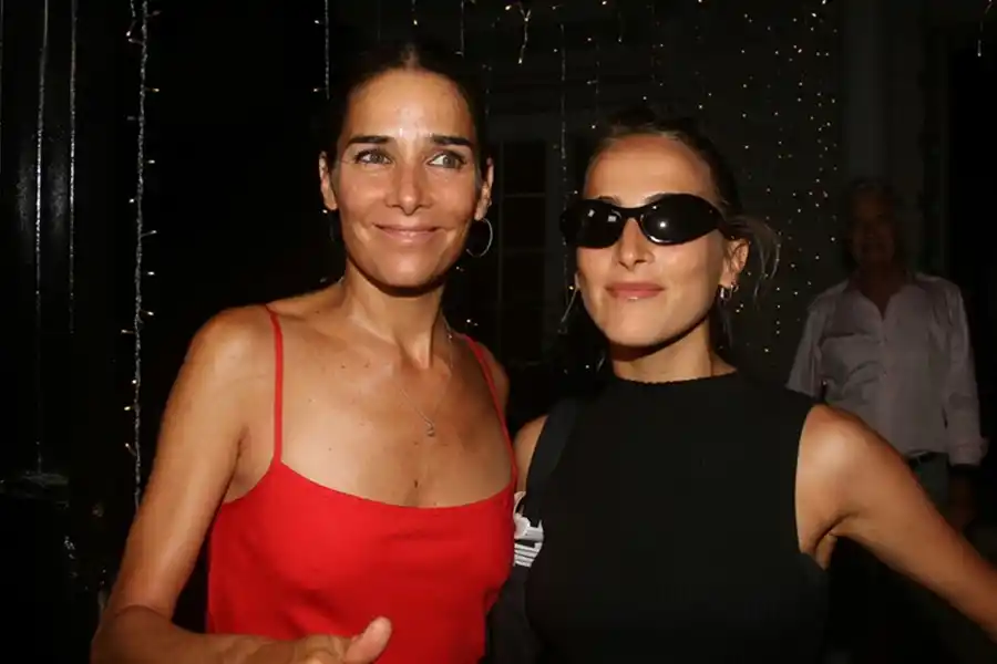 Juana Viale con su hija Ámbar.