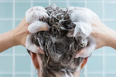 La Anmat prohibió la venta y el uso de nueve productos para el cabello por su potencial riesgo para la salud