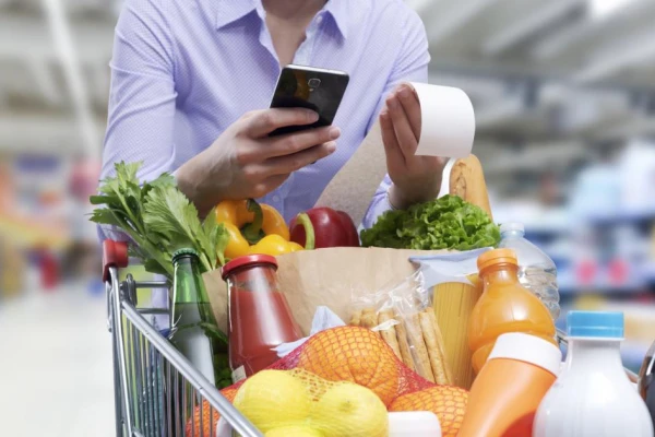 Los argentinos ajustan el bolsillo: desplome del 17% en el consumo masivo