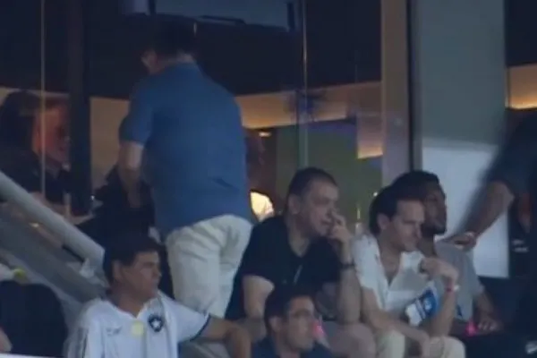 No aguantó: el dueño de Botafogo abandonó su palco tras el segundo gol de Racing en la Recopa