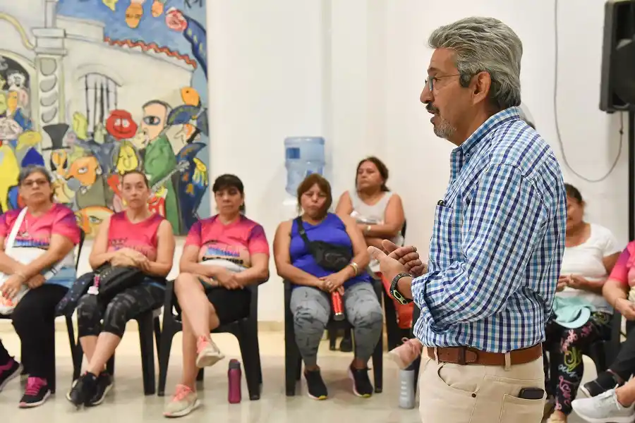 Salud mental para adultos mayores: la Municipalidad dará un ciclo de charlas gratuitas