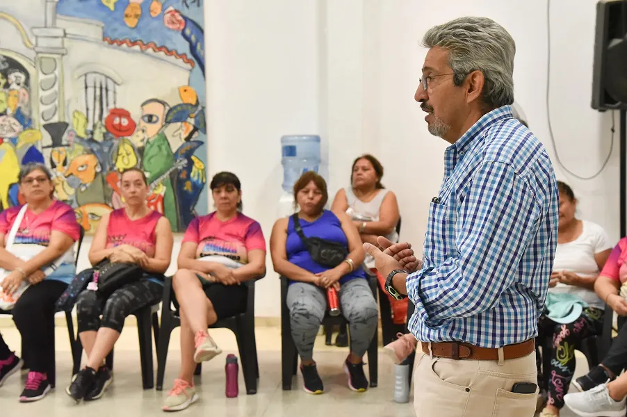 Salud mental para adultos mayores: la Municipalidad dará un ciclo de charlas gratuitas