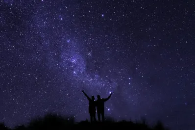 Alienación planetaria 2025: rituales para aprovechar las poderosas energías de este evento cósmico