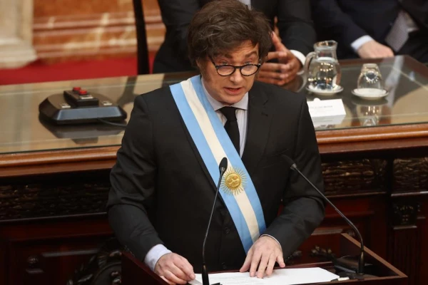 Invitación presidencial: una cena con presencias polémicas y ausencias notables