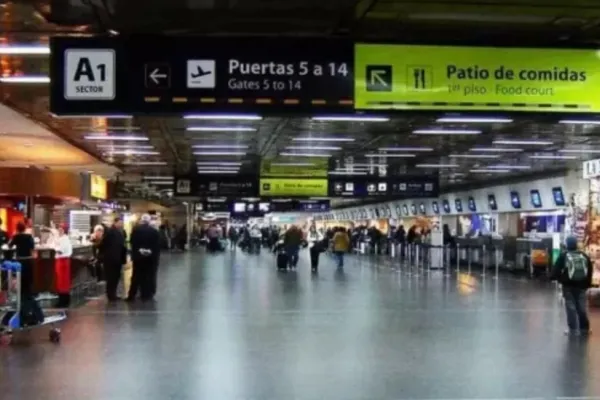 Aeroparque y Ezeiza: demoras y cancelaciones de vuelos en el inicio del fin de semana XXL
