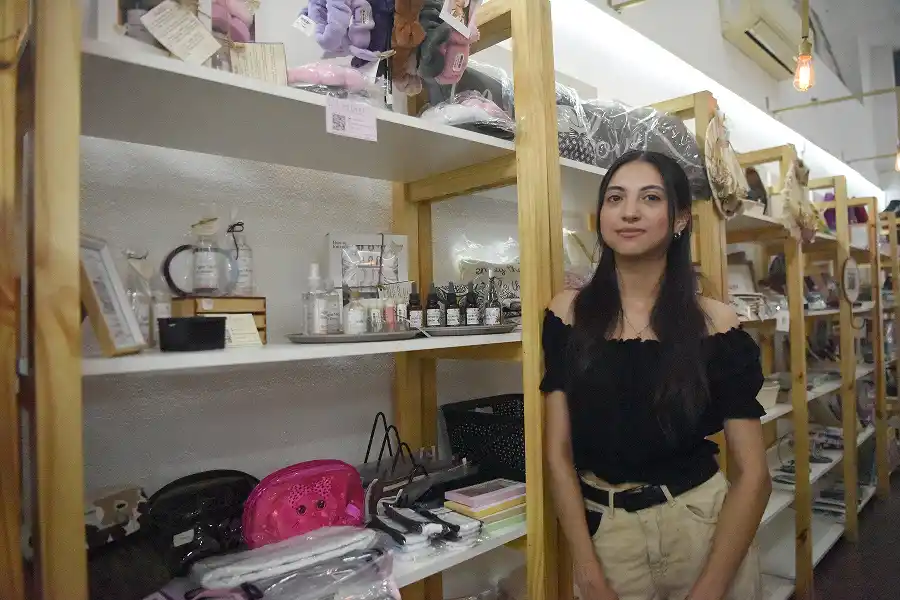 COSMÉTICA NATURAL PARA PIELES SENSIBLES. Virginia encontró un punto de venta clave para su emprendimiento. / LA GACETA, ANALÍA JARAMILLO.