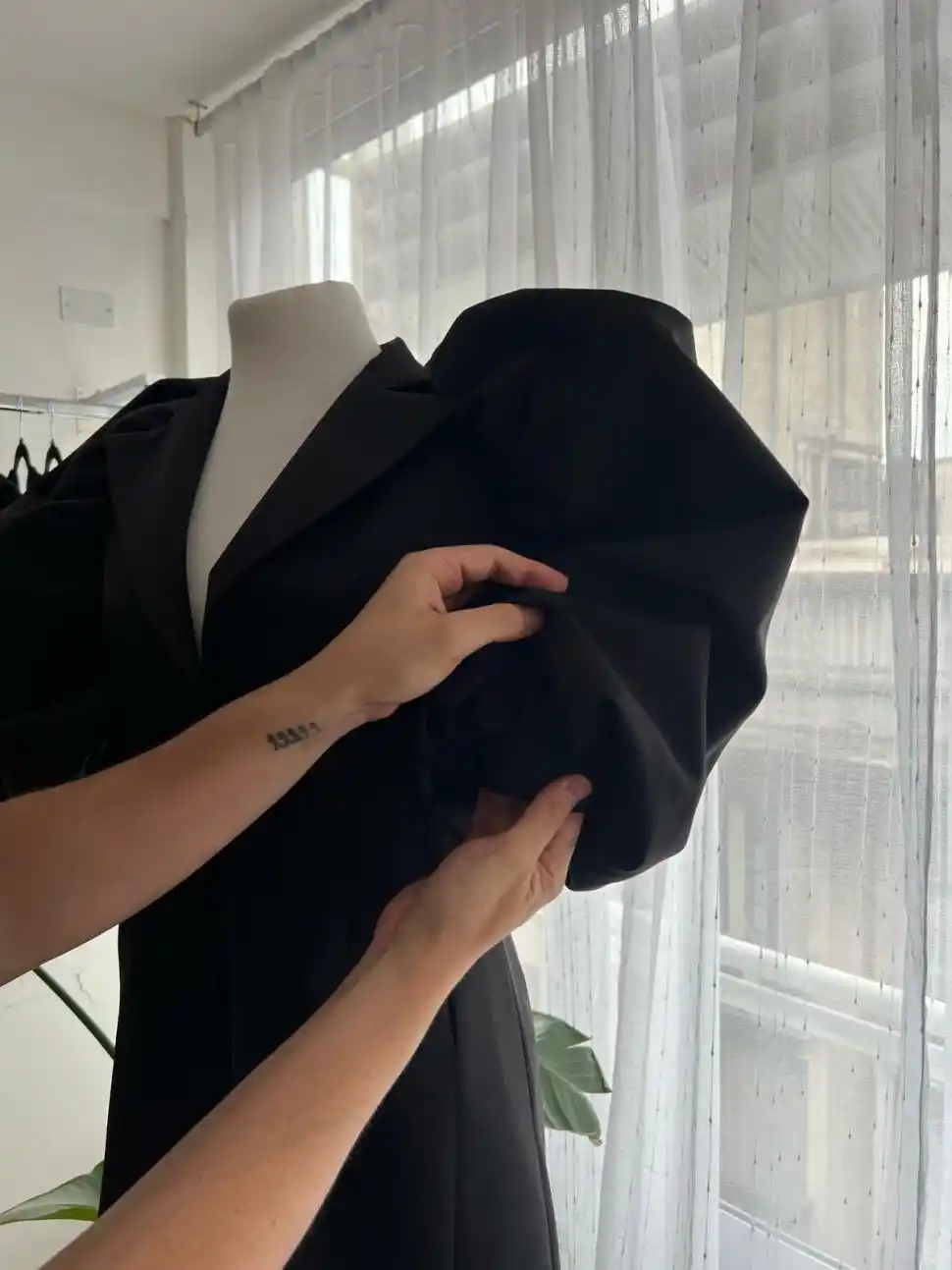 El vestido de un tucumano conquistó a “Envidiosa” 2