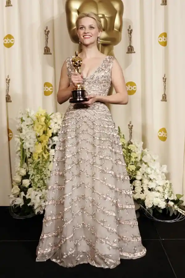 2006: Resee Witherspoon en un vestido de Christian Dior Couture de 1955