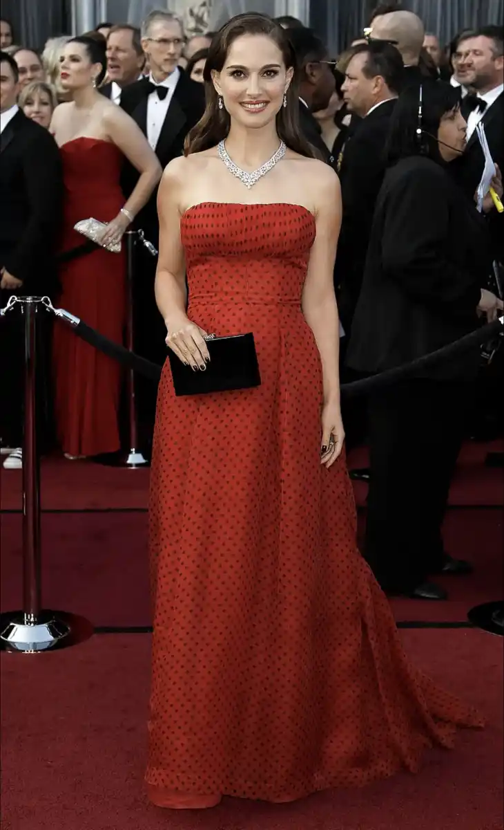 2012: Natalie Portman en un Christian Dior de 1954