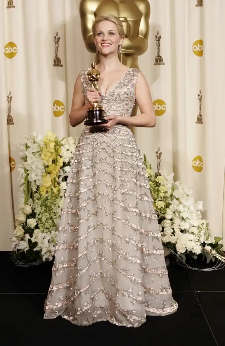 2006: Resee Witherspoon en un vestido de Christian Dior Couture de 1955