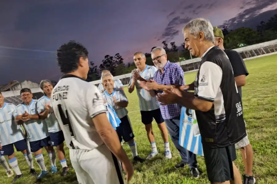Francisco Pacheco festejó su cumpleaños más feliz haciendo lo que más le gusta: jugar al fútbol